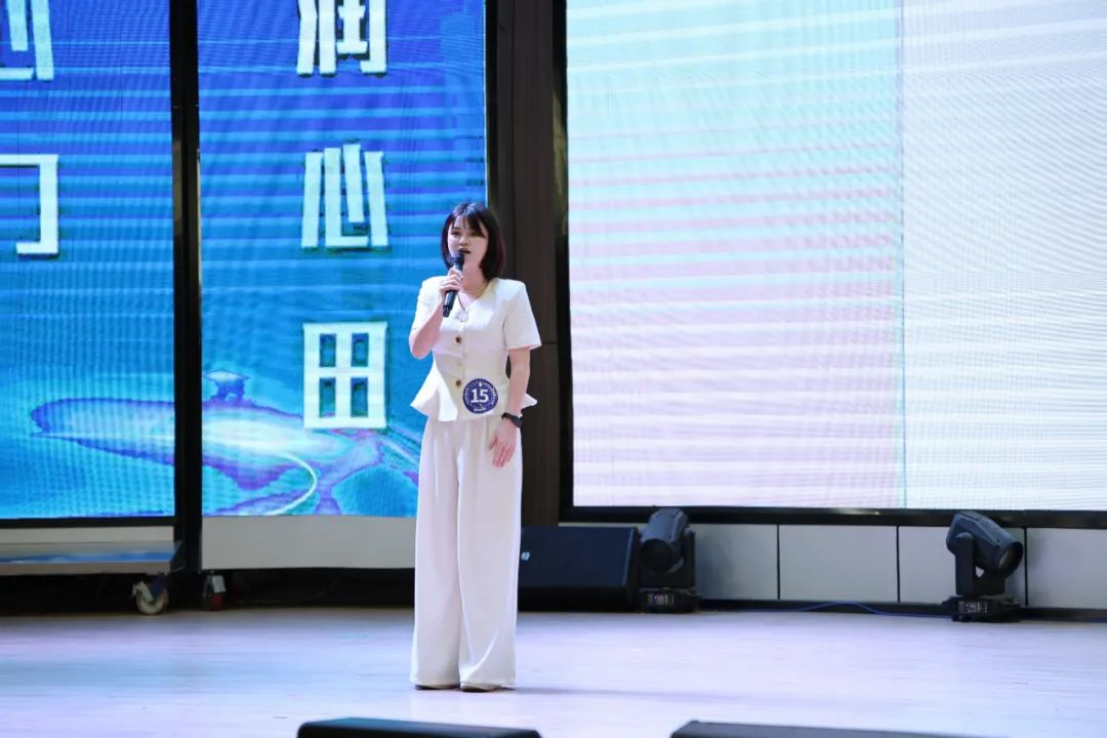 ��У�������ʦ�ٻ������С���������������������ѧ������һ�Ƚ�